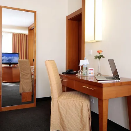 Ringhotel Faehrhaus מלון 4*